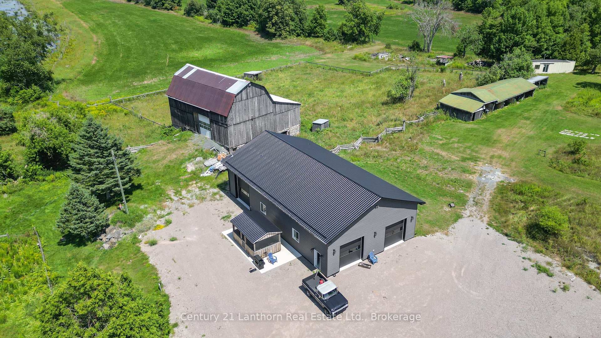495 Barker Road photo 3