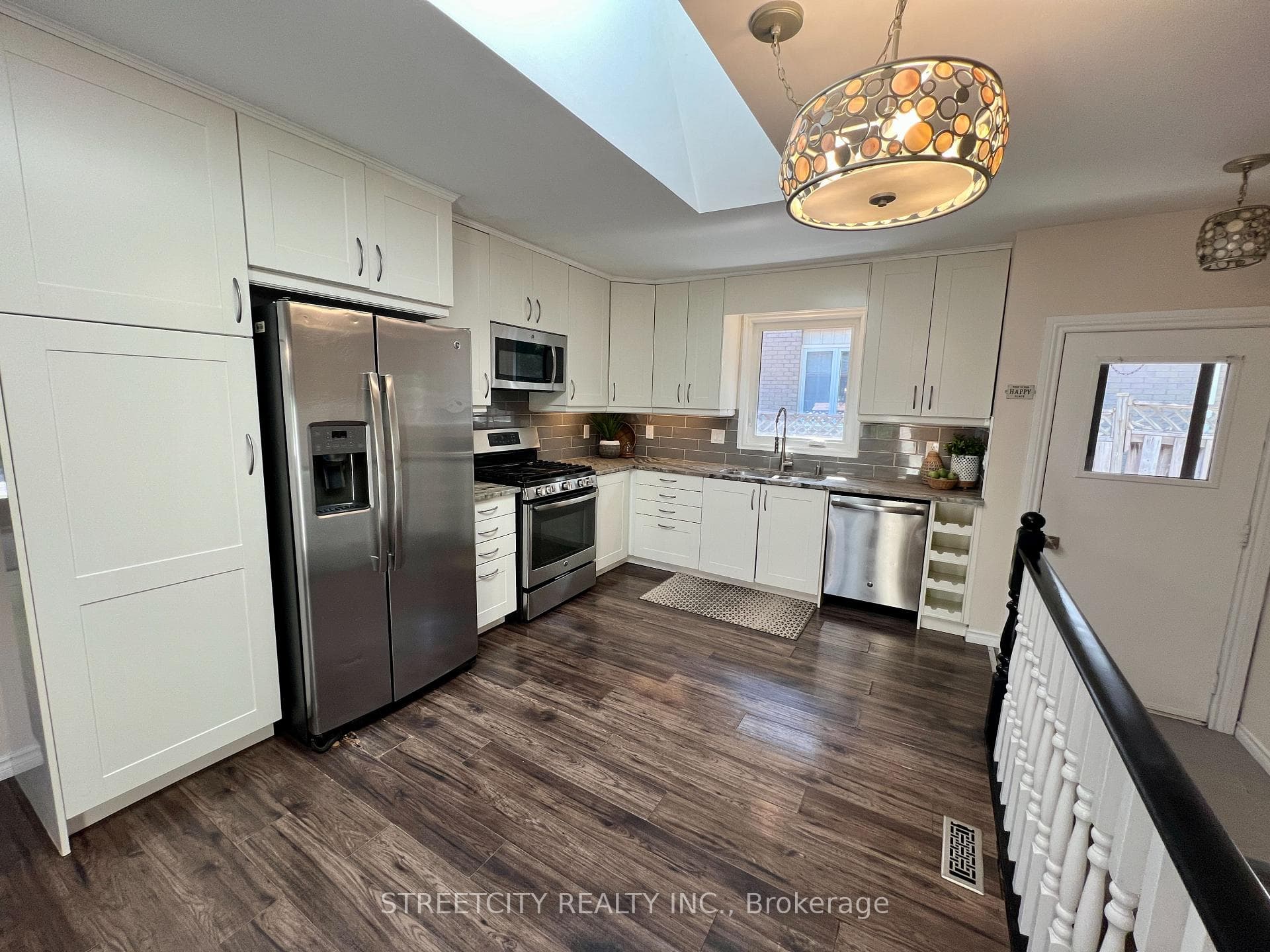 295 Walmer Grove photo 12