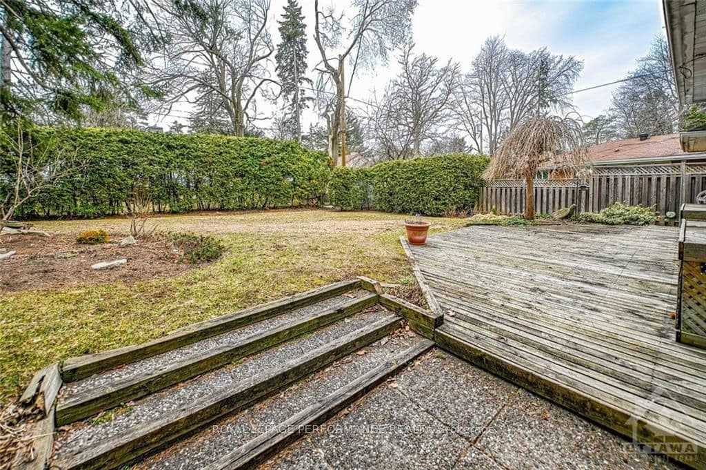 144 HEATH Street photo 27