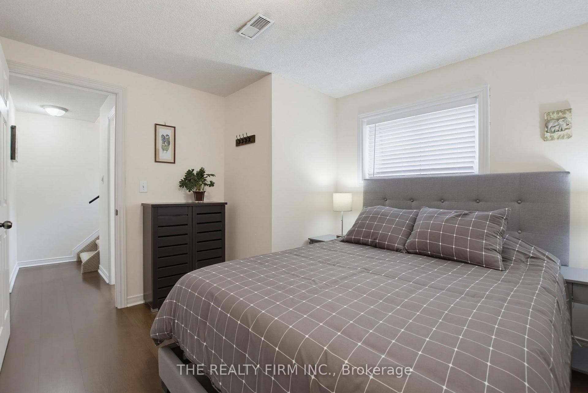 493 Maple Street photo 27