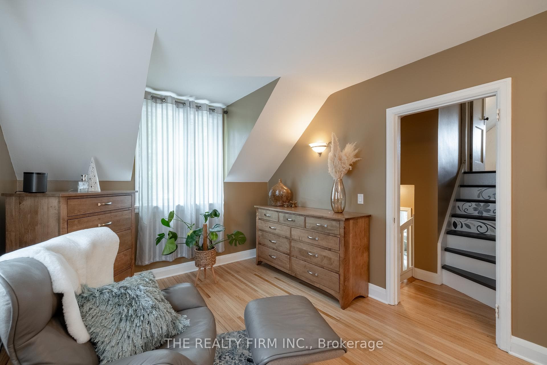 384 Spruce Street photo 21