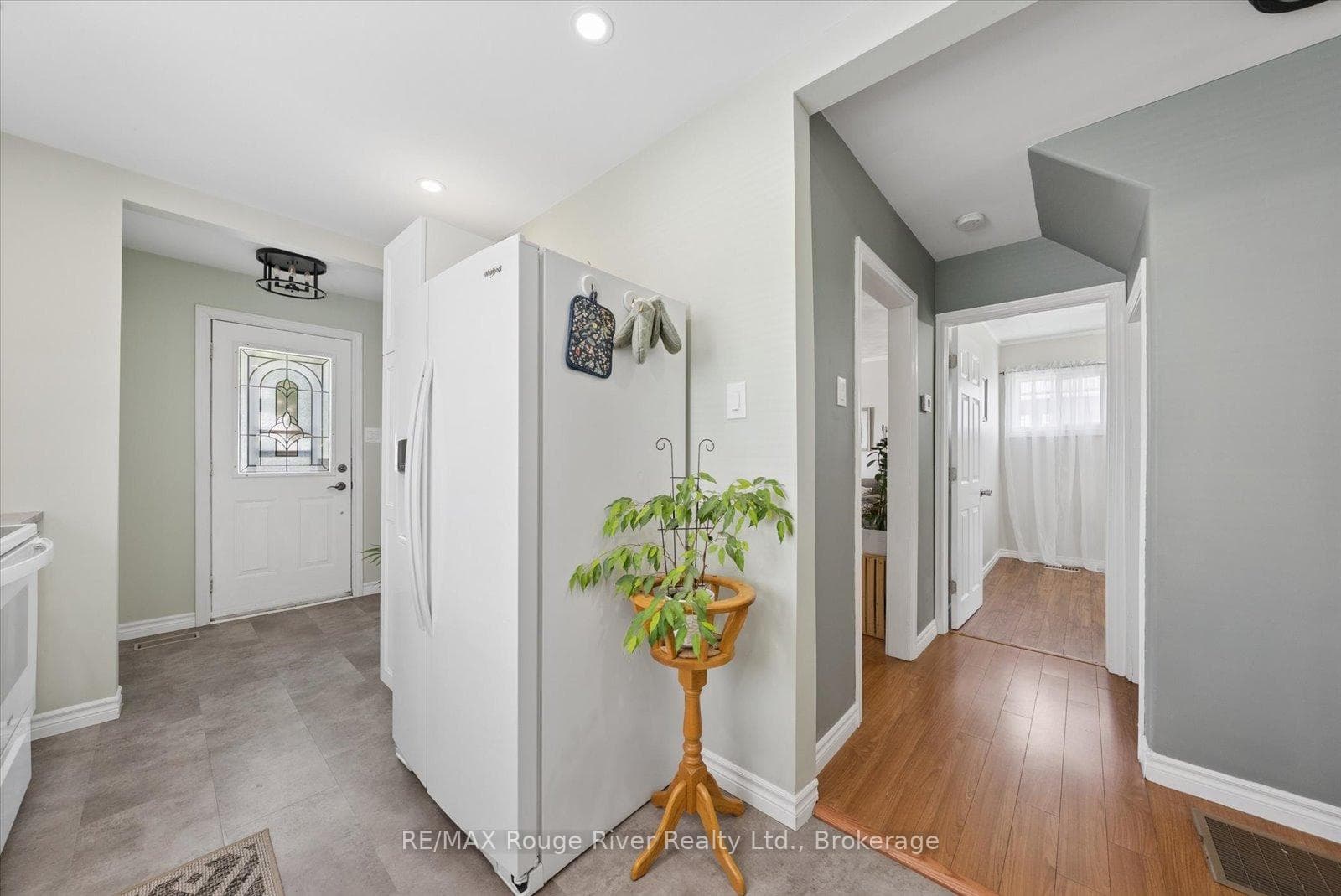 542 O'connell Road photo 12