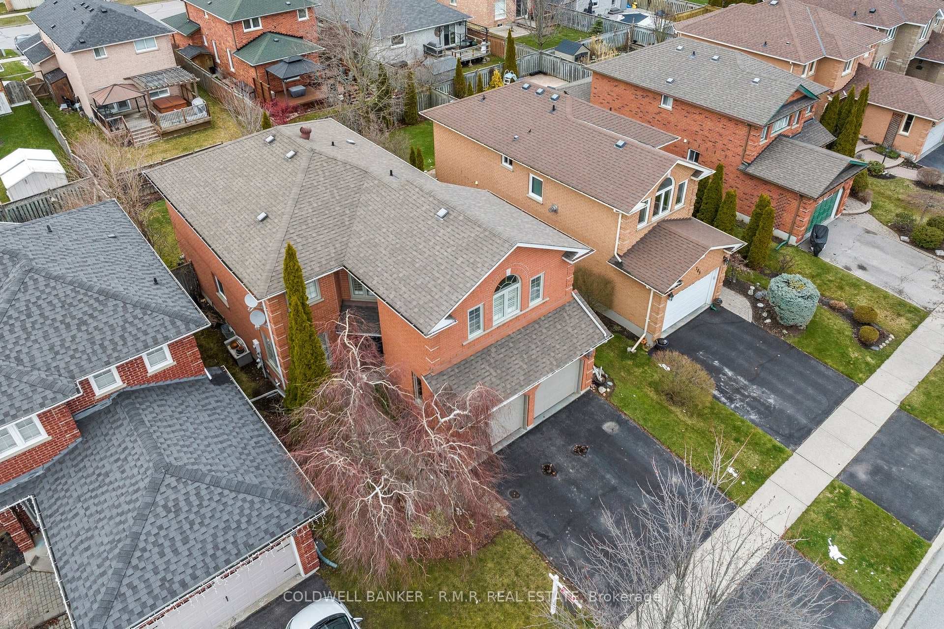 107 Stagemaster Crescent photo 39