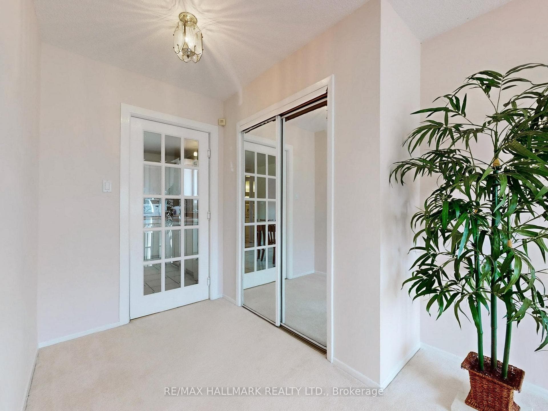 129 Sexton Crescent photo 5