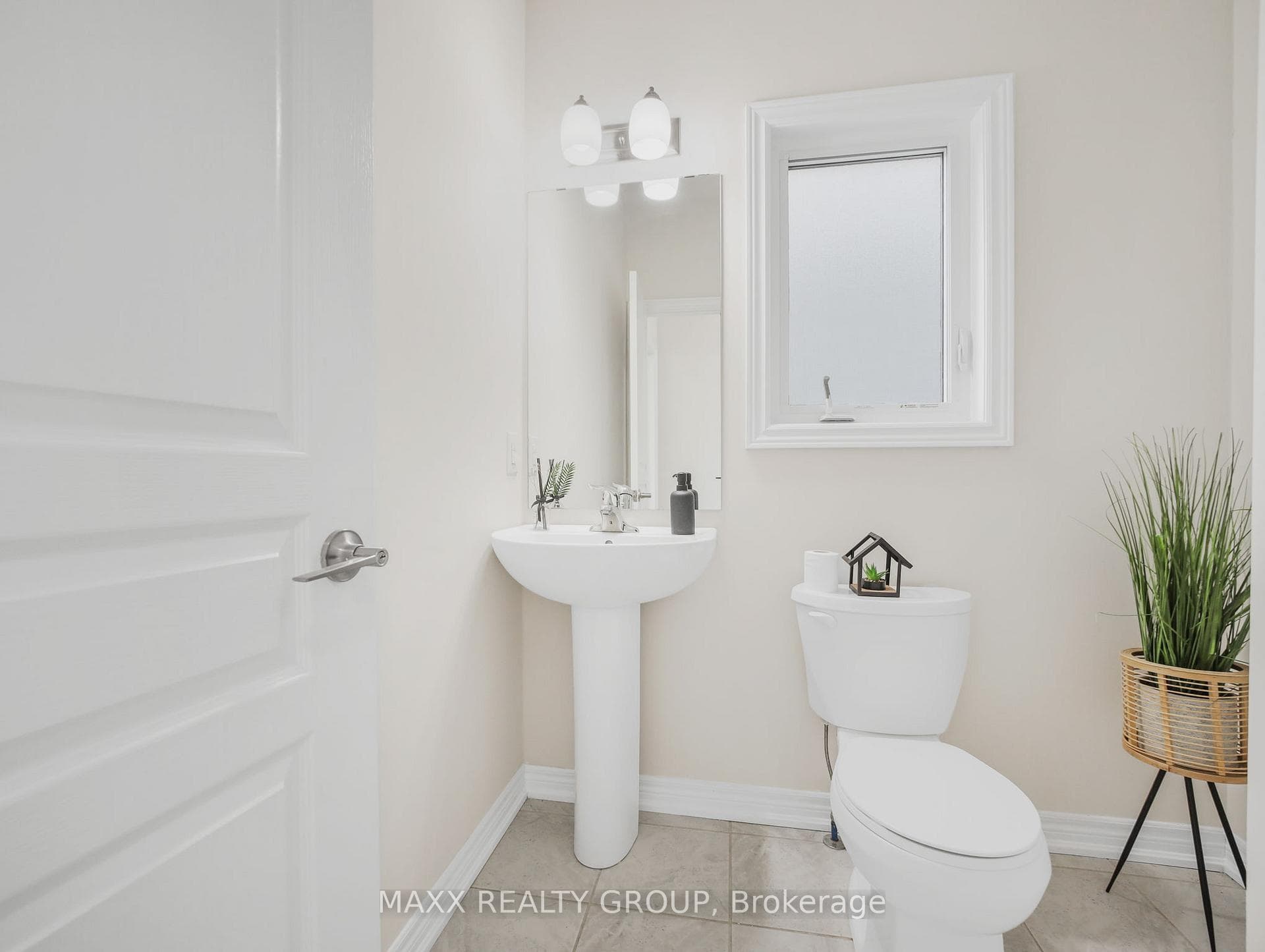 9354 Shoveller Drive photo 44