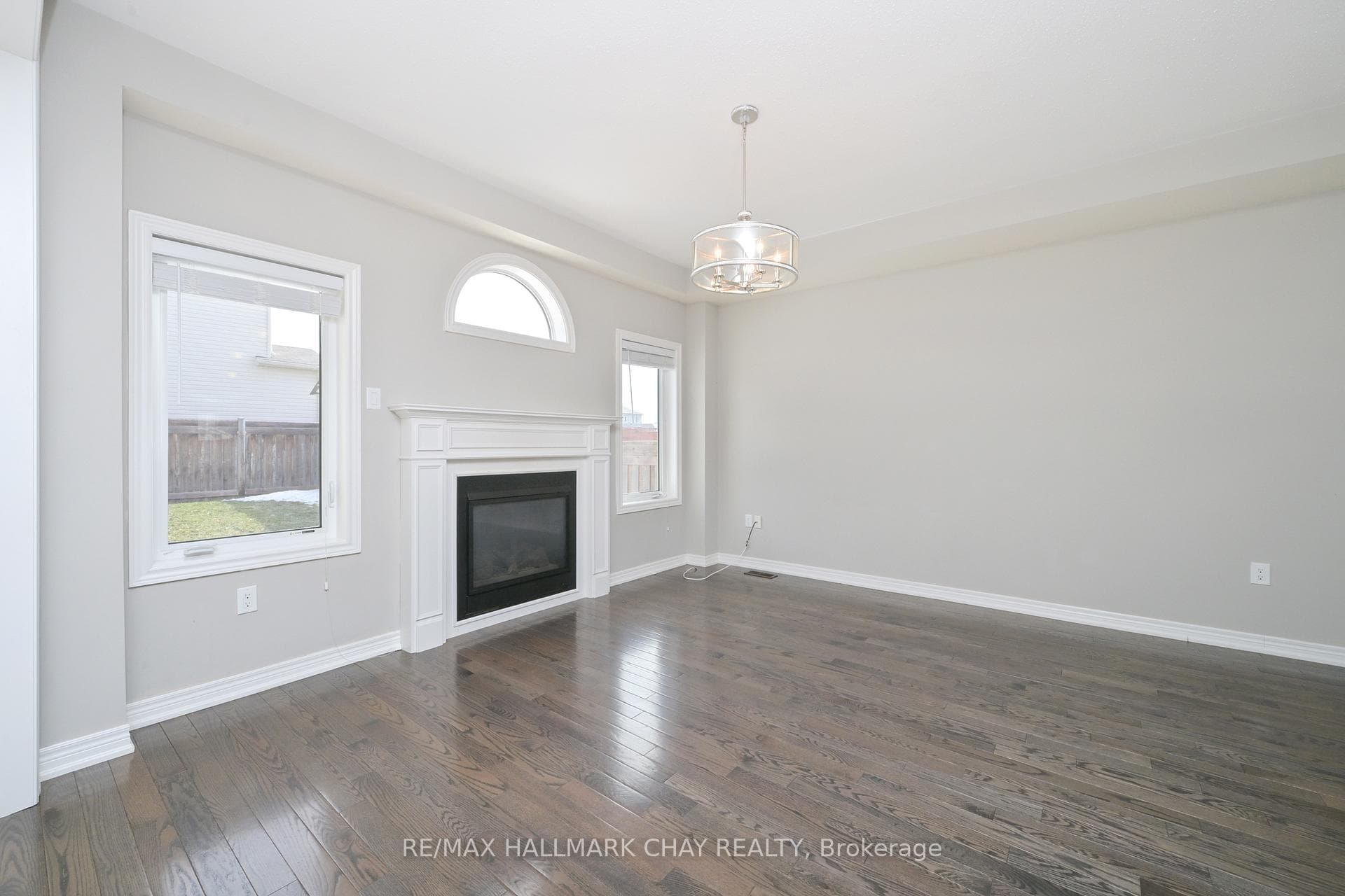 25 Mandley Street photo 11