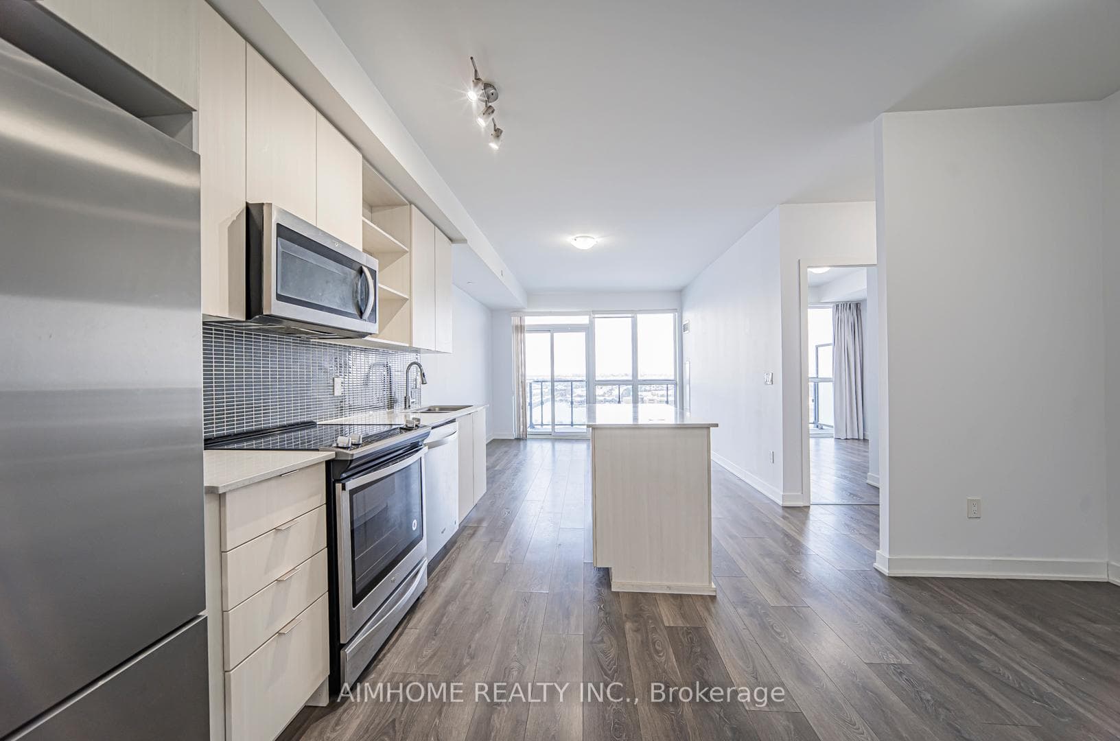 4655 Glen Erin Drive Unit 1610 photo 8