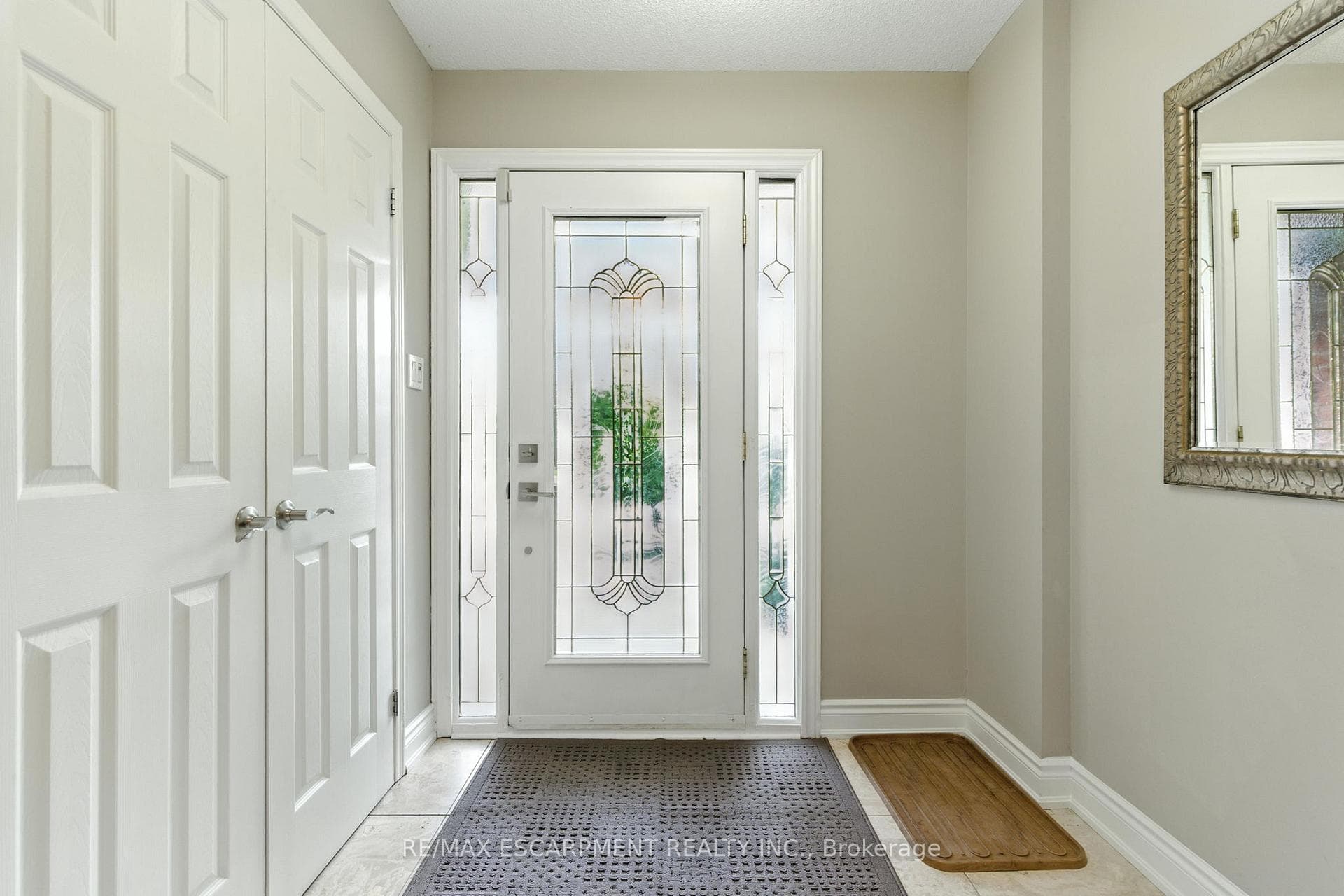 1624 Gallant Drive photo 3