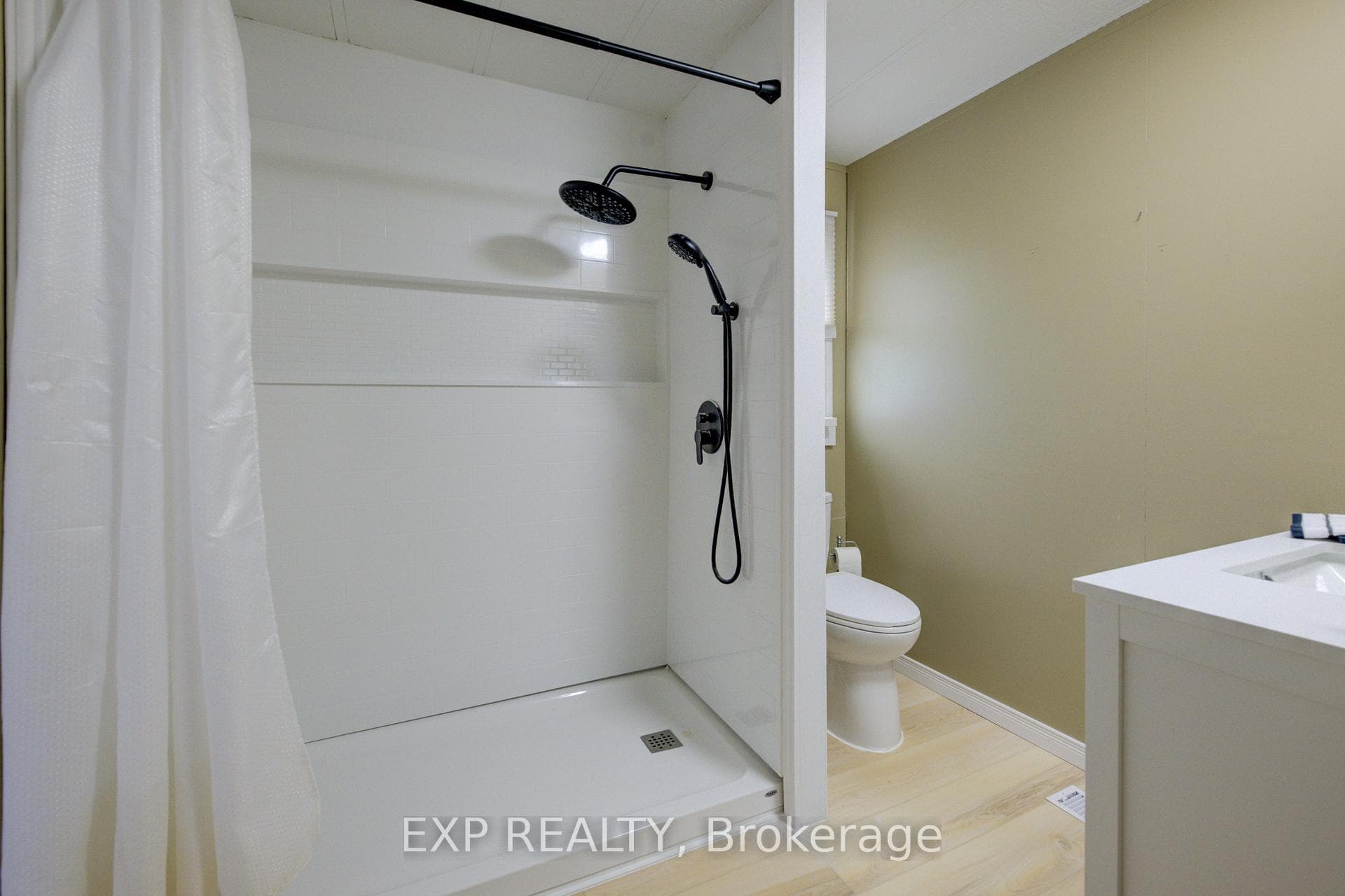 84 Wellington Street Unit 7 photo 18
