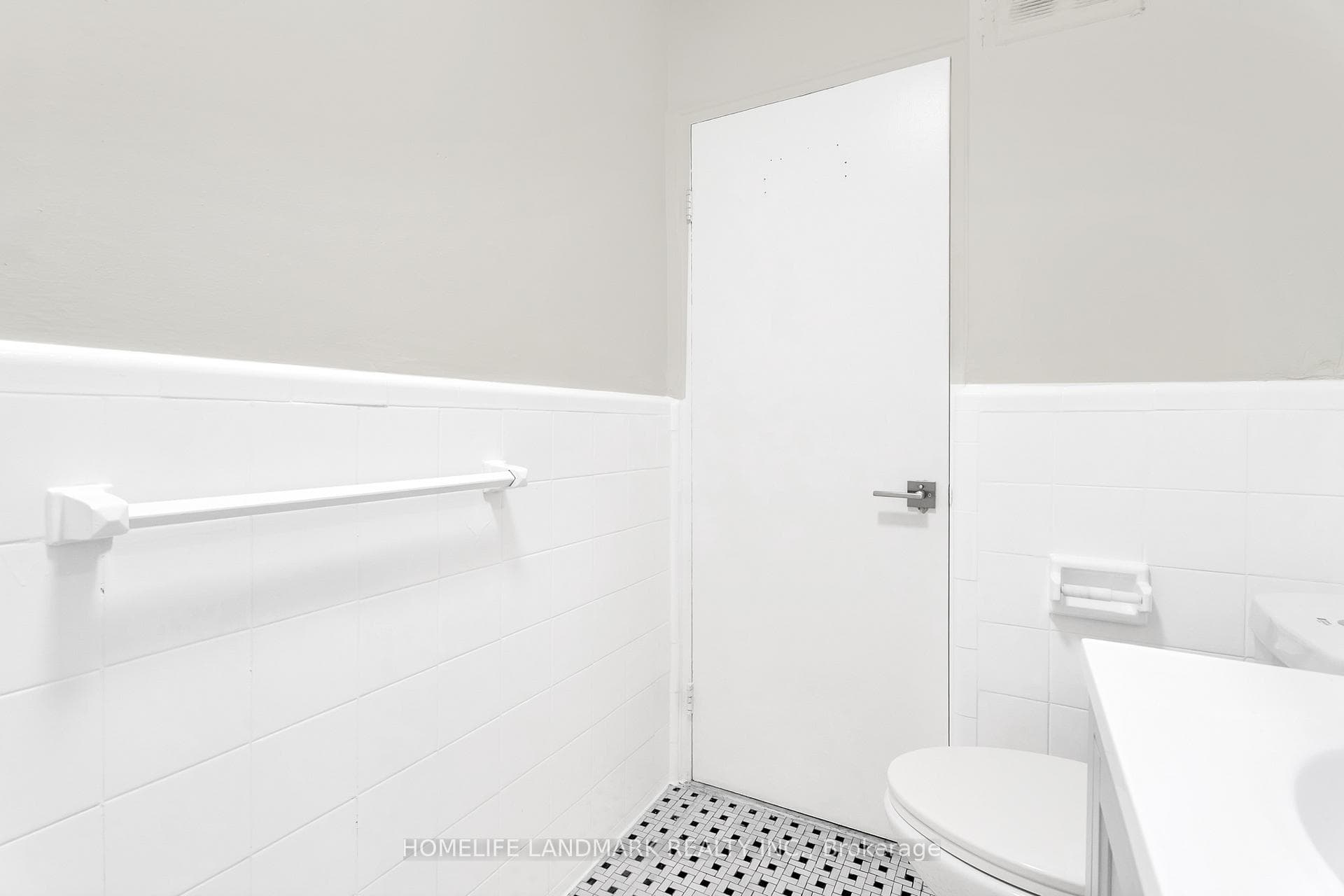 1336 Kingston Road Unit 303 photo 12
