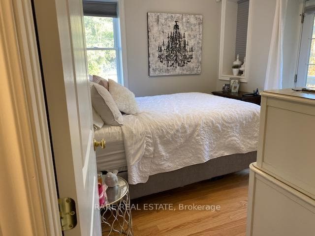 541 Kingston Road Unit B photo 9