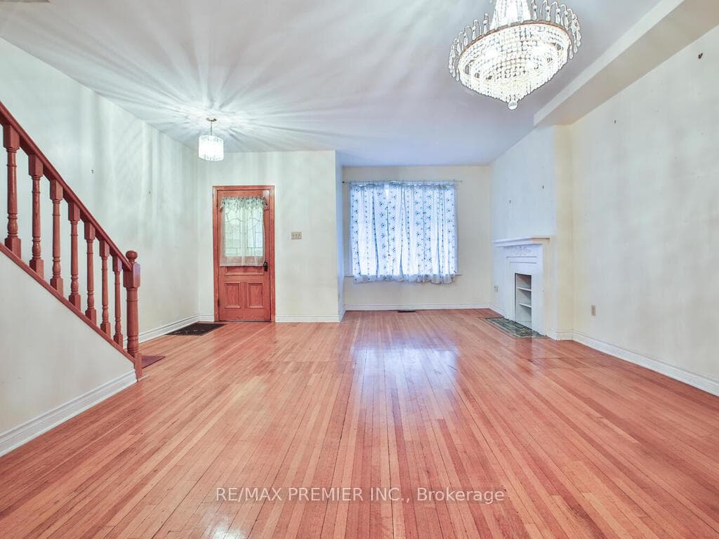 42 Simpson Avenue photo 5