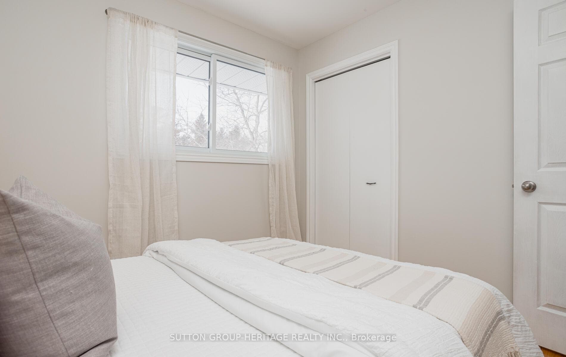 16 COULTER Crescent photo 24