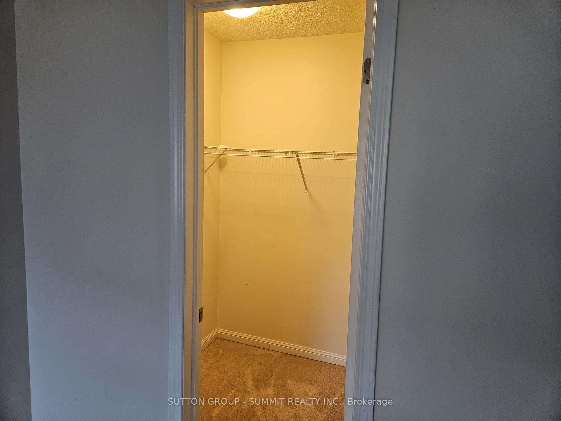 240 SEPTIMUS Heights photo 7