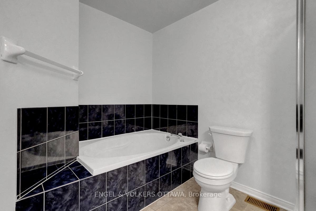88 Kincardine Drive photo 33
