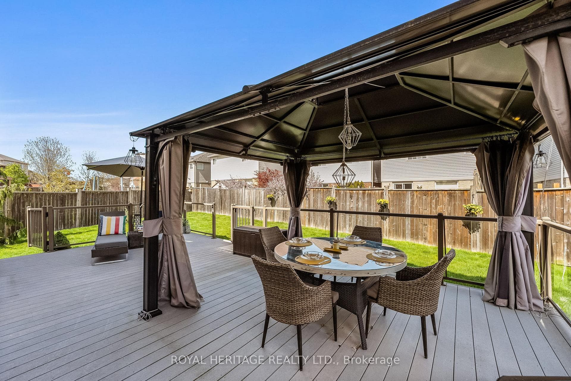 127 Laprade Square photo 34