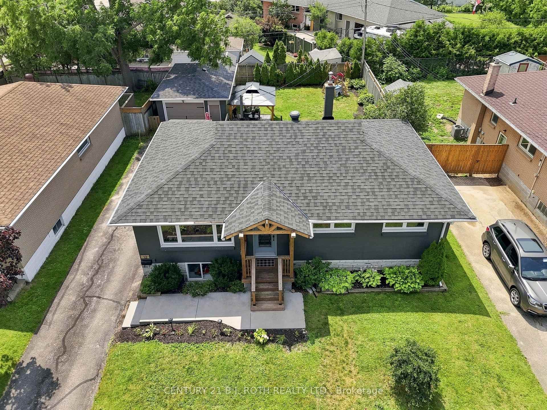 12 Bothwell Crescent photo 32