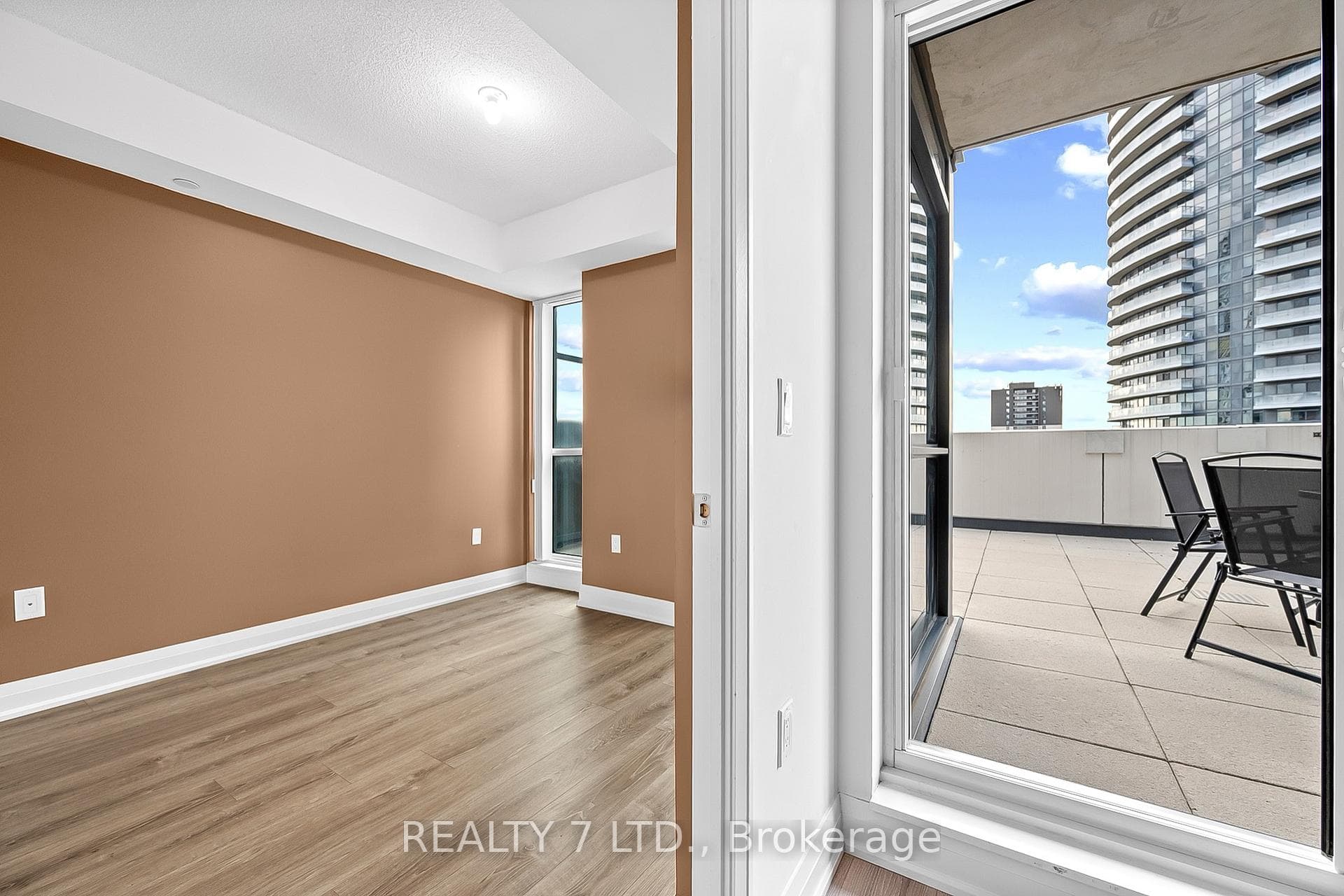 26 Gibbs Road Unit 838 photo 18