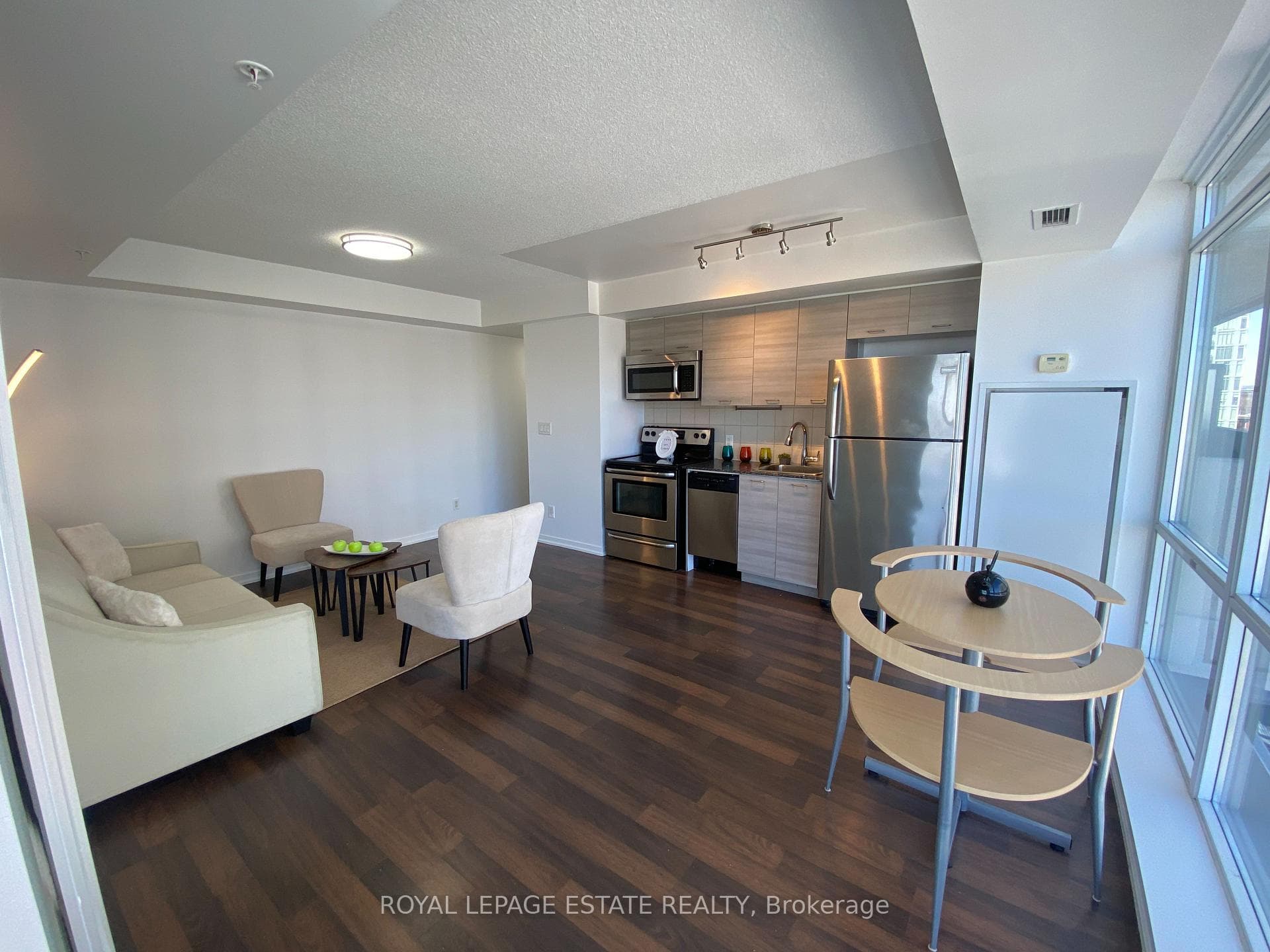 20 Joe Shuster Way Unit 612 photo 17