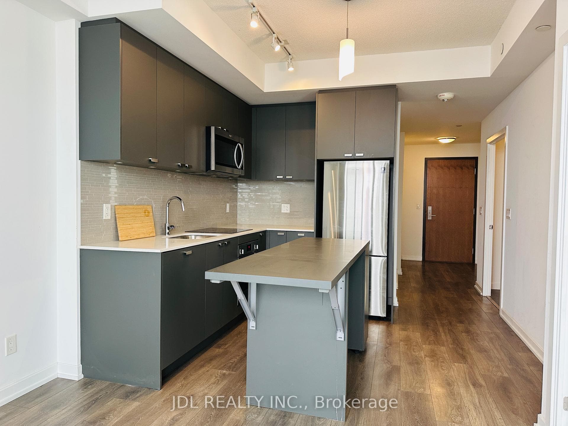 56 Forest Manor Road Unit 2903 photo 8