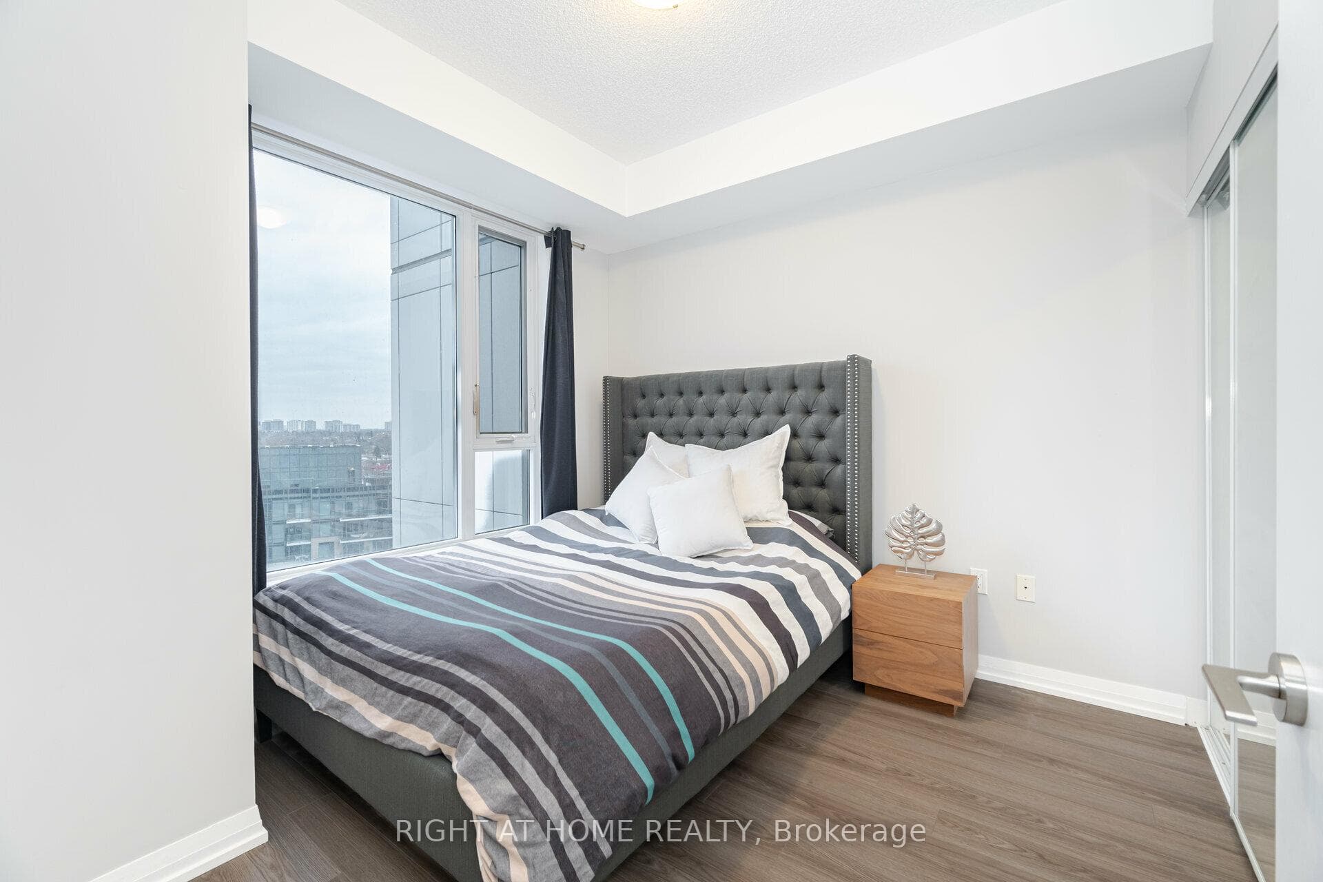 55 Ann O'Reilly Road Unit 901 photo 17