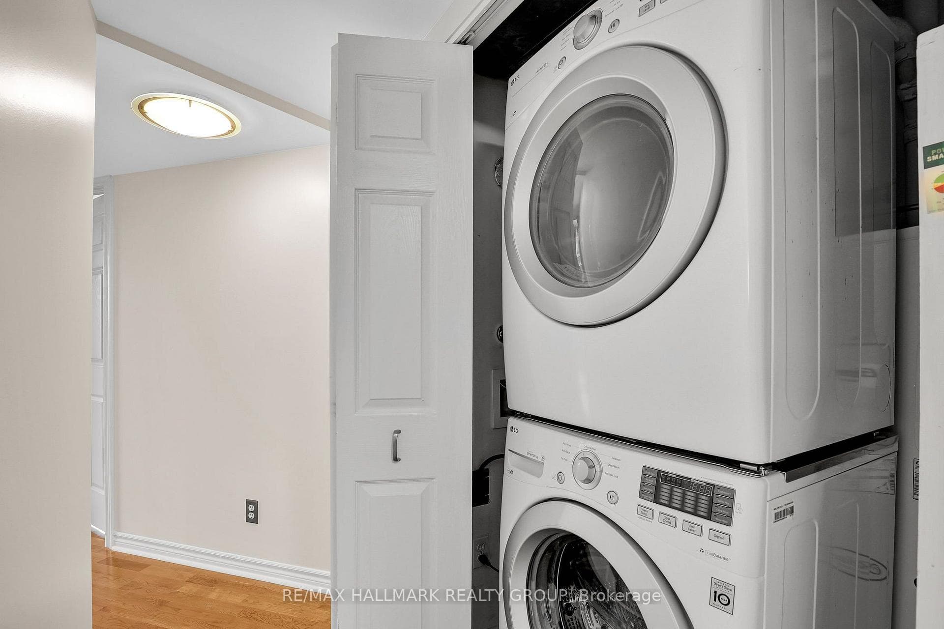 3105 Carling Avenue Unit 502 photo 27