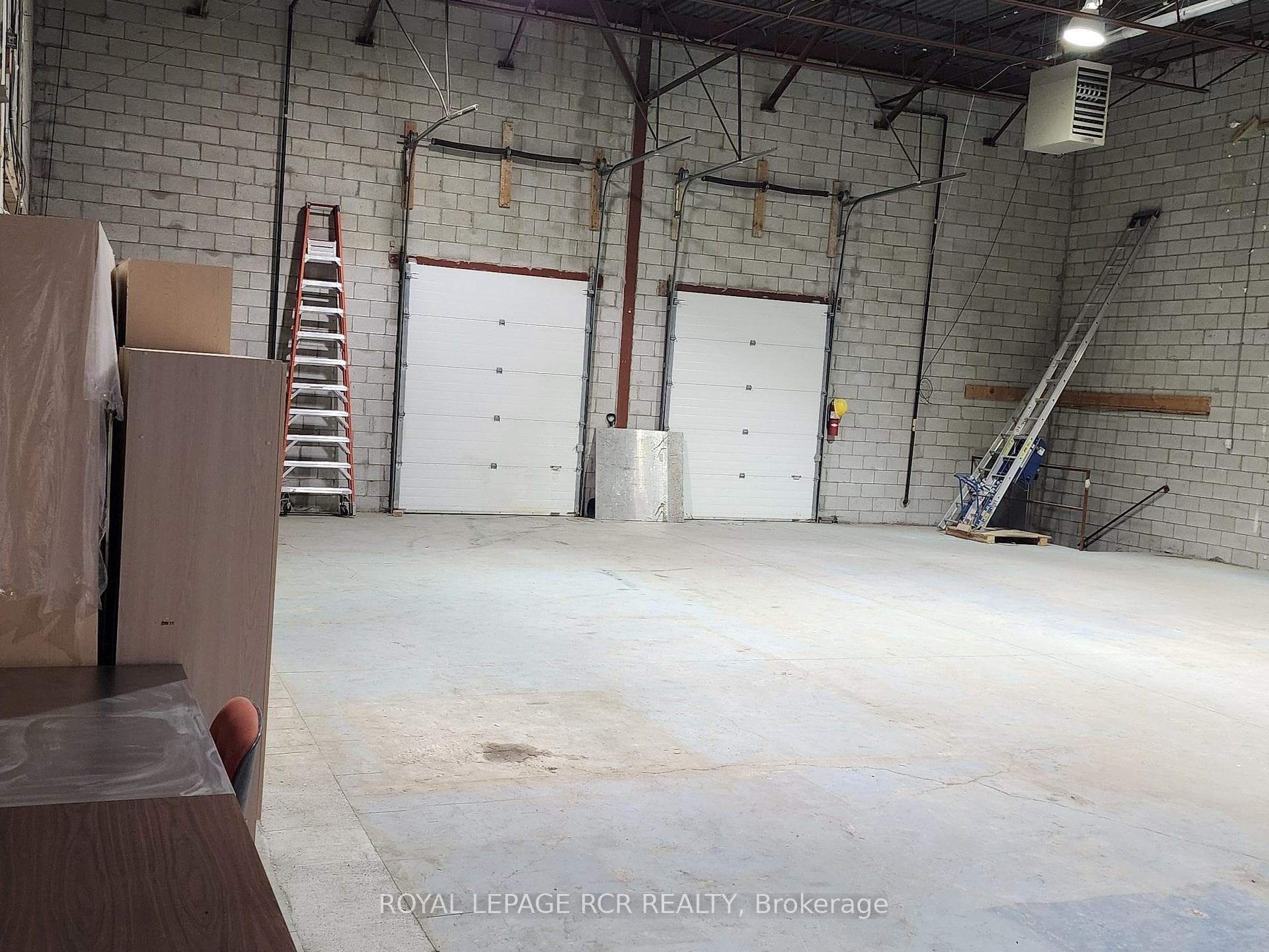 17075 Leslie Street Unit 16/17 photo 2