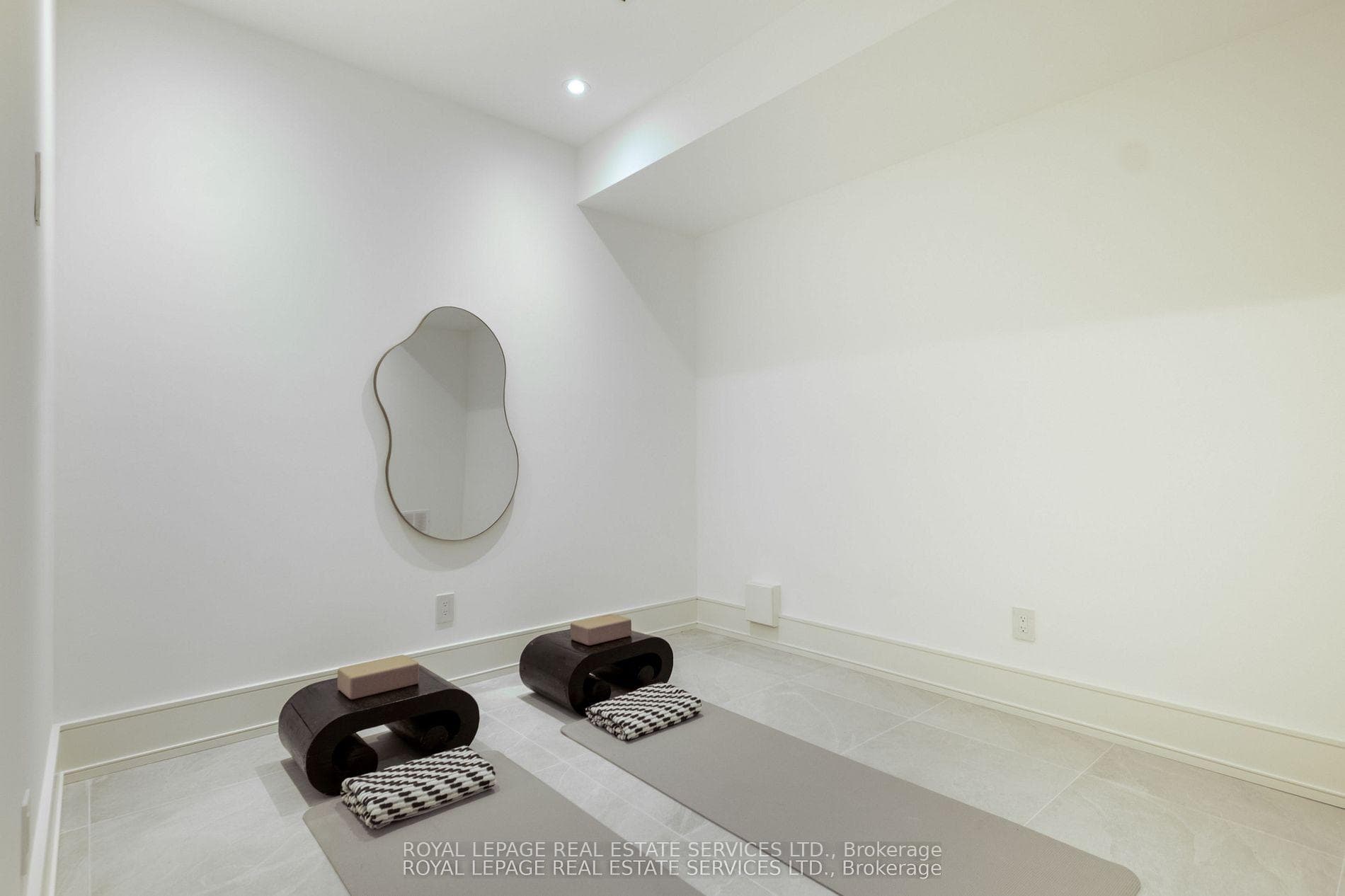 237 Bedford Park Avenue photo 38