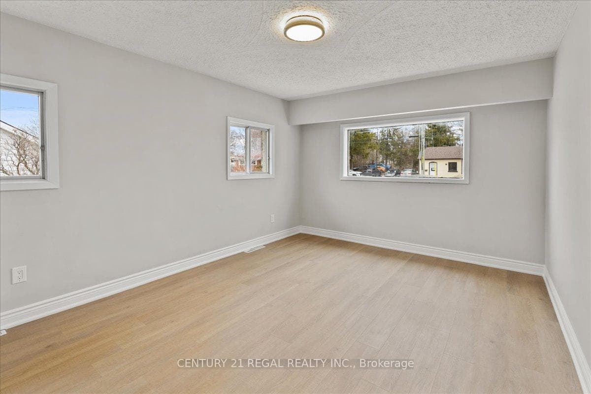 1090 8TH Street photo 15