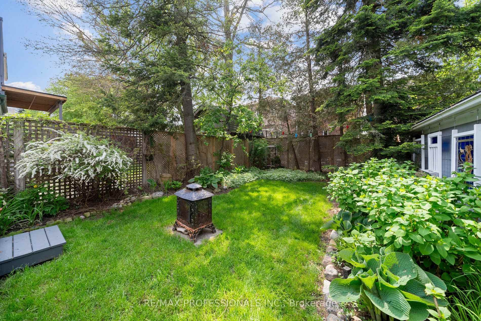 62 Birchmount Road photo 38