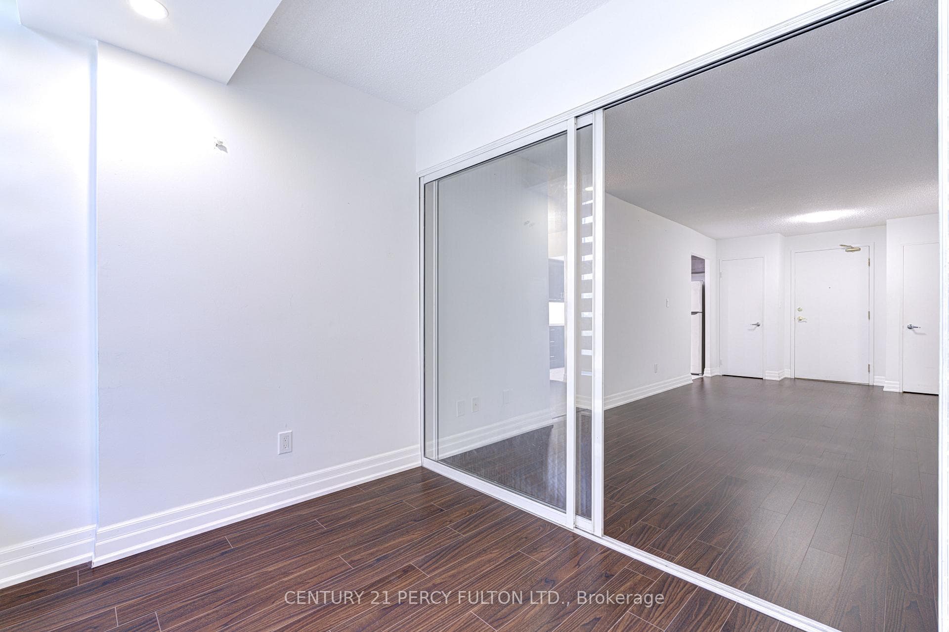 145 Hillcrest Avenue Unit 209 photo 11