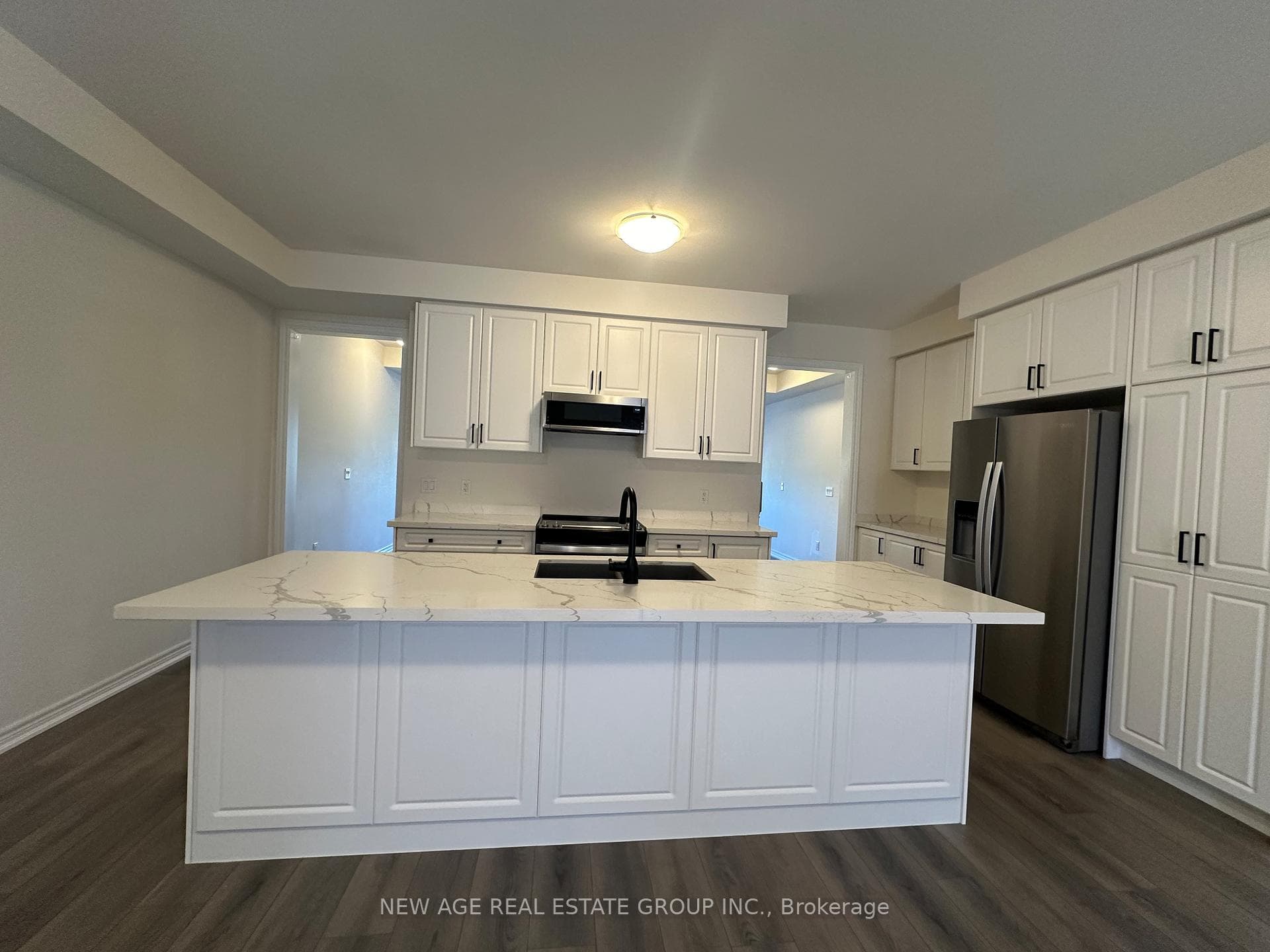 517 Dundas Street photo 19