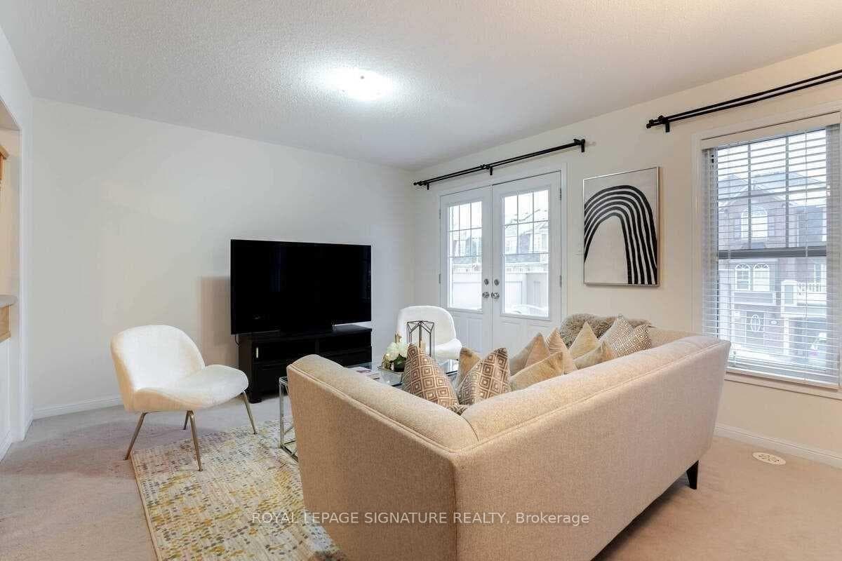 926 Nadalin Heights photo 10