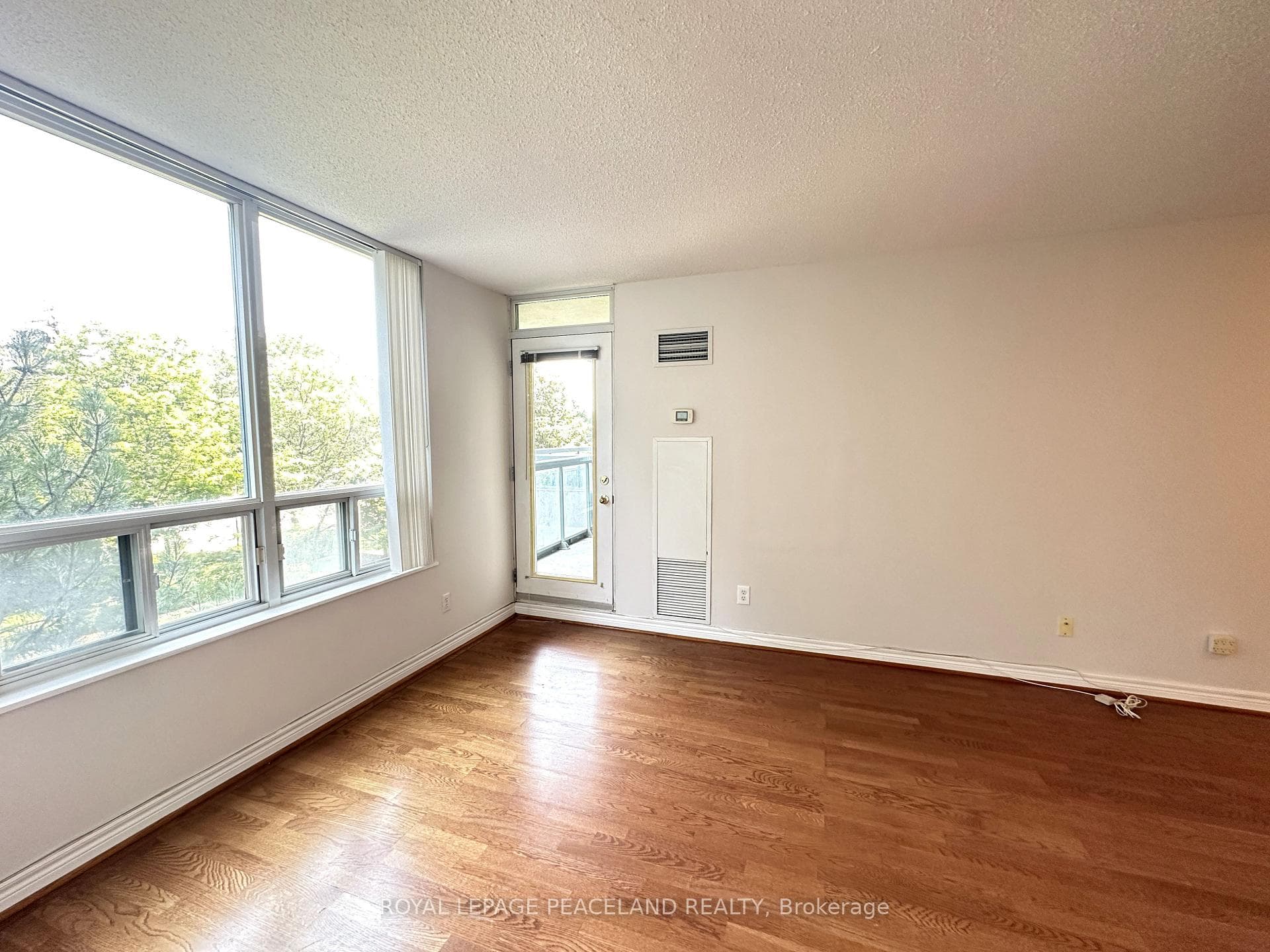 28 Empress Avenue Unit 309 photo 8