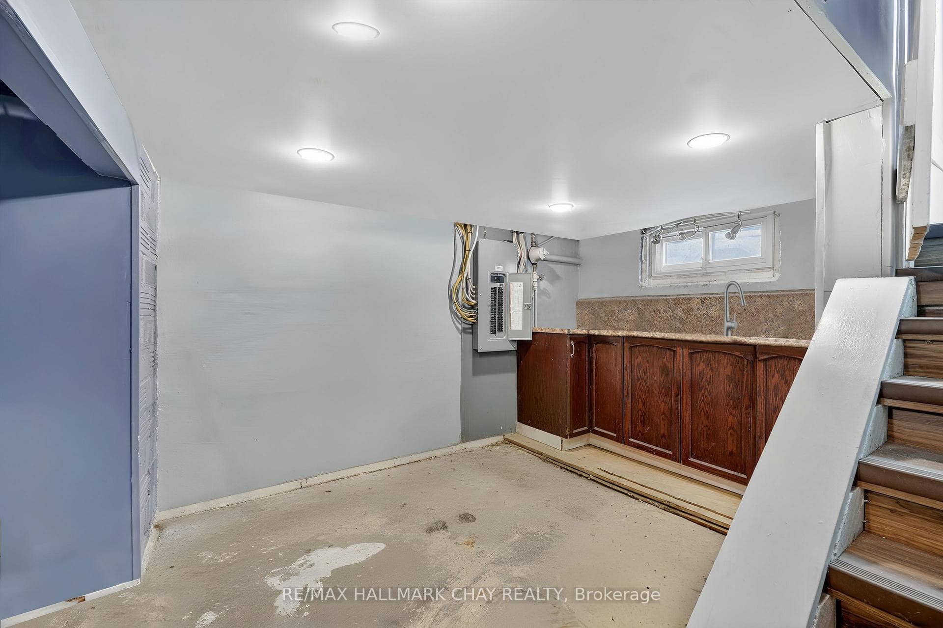 8 John Street photo 19