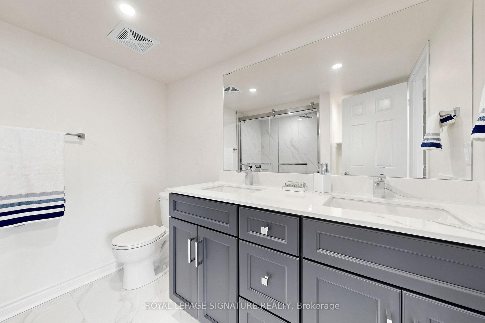 5 Concorde Place Unit 3307 photo 21