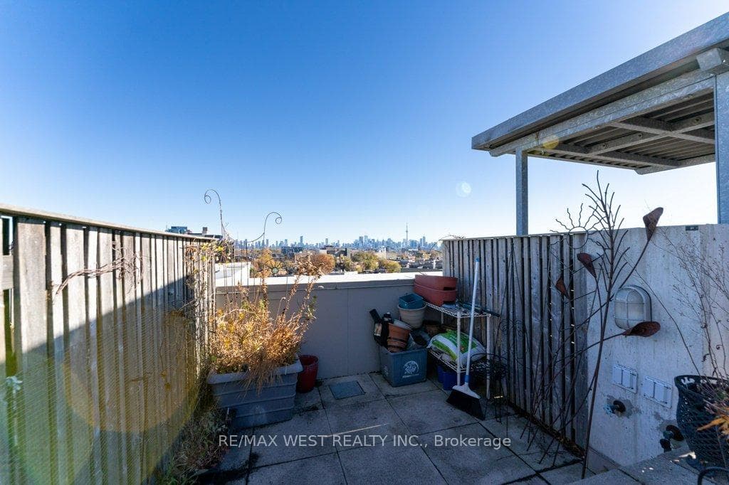 437 Roncesvalles Avenue Unit 503 photo 25