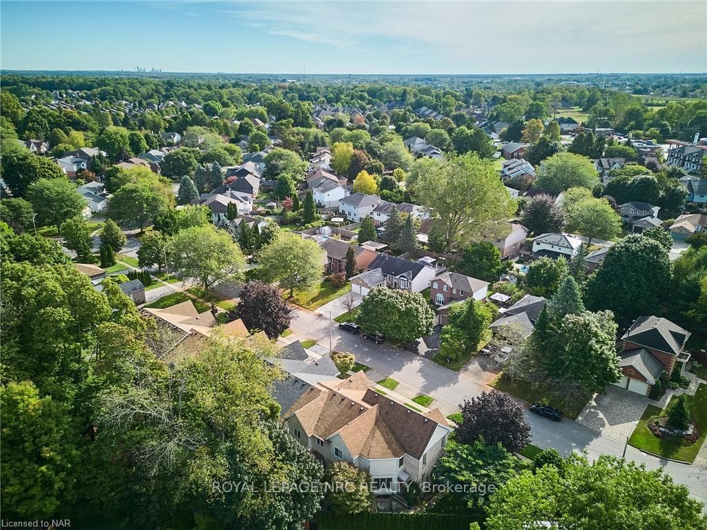 102 Woodside Square photo 7