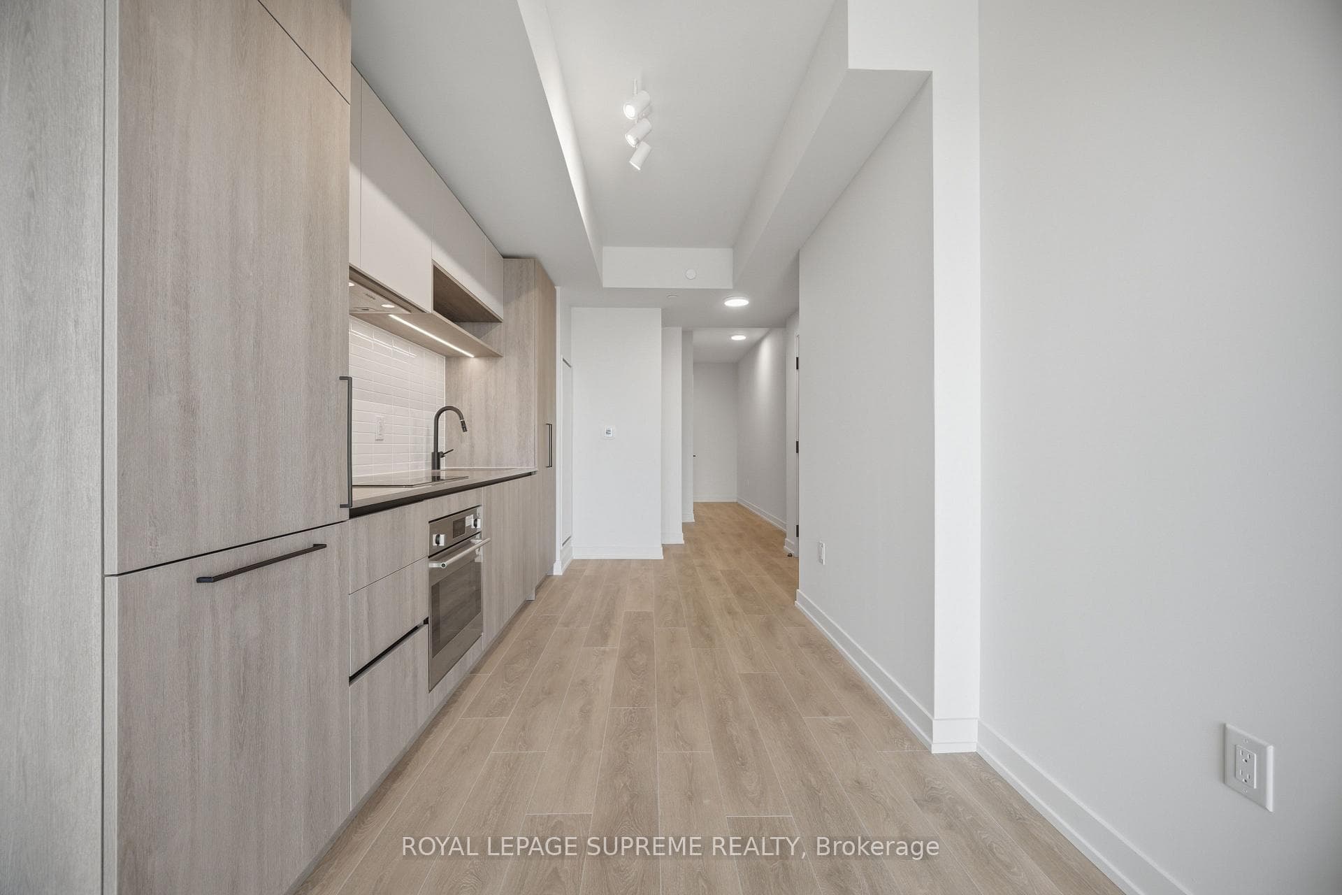 181 Sterling Road Unit 1603 photo 7