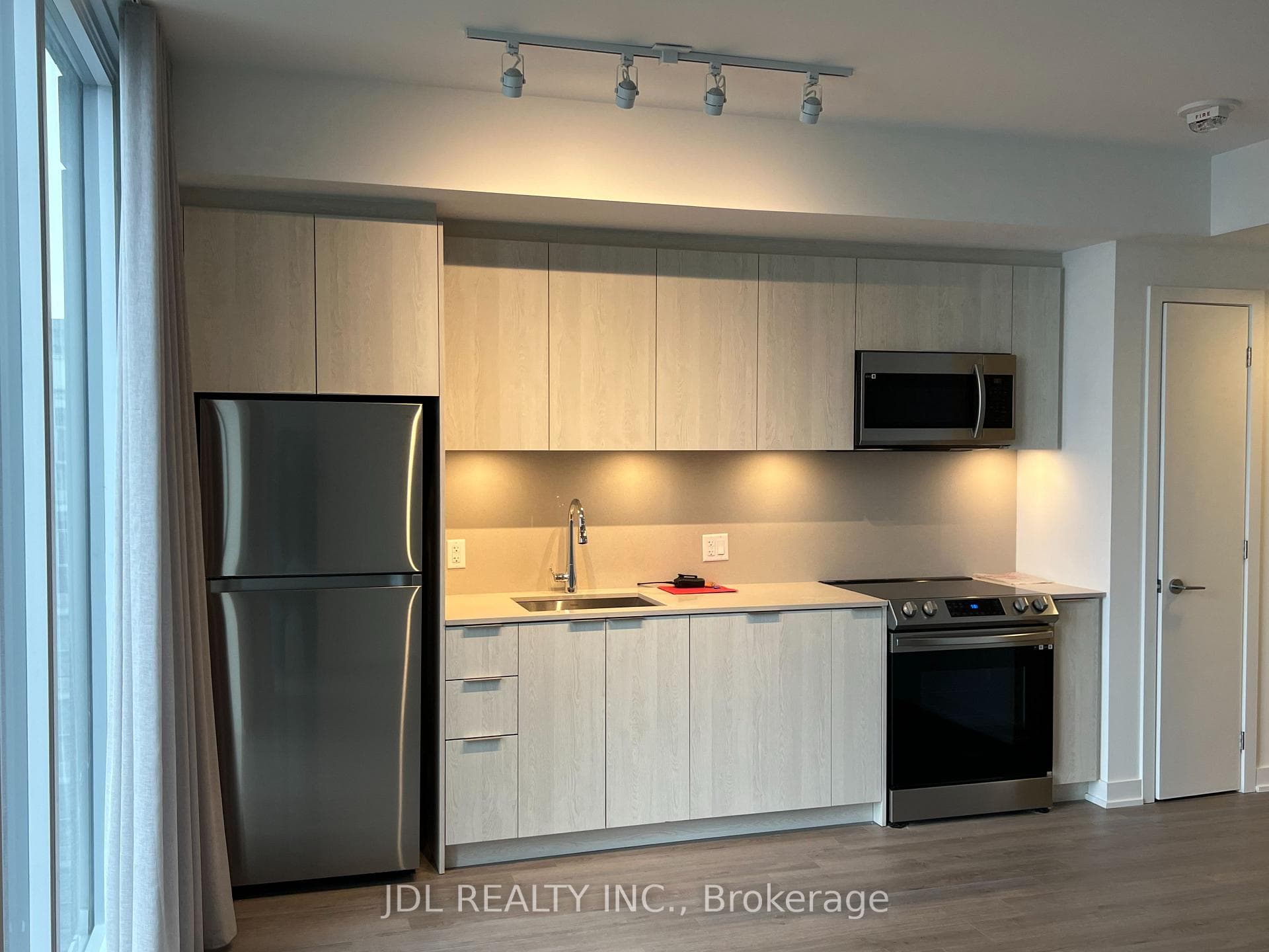 357 King Street Unit 3308 photo 8