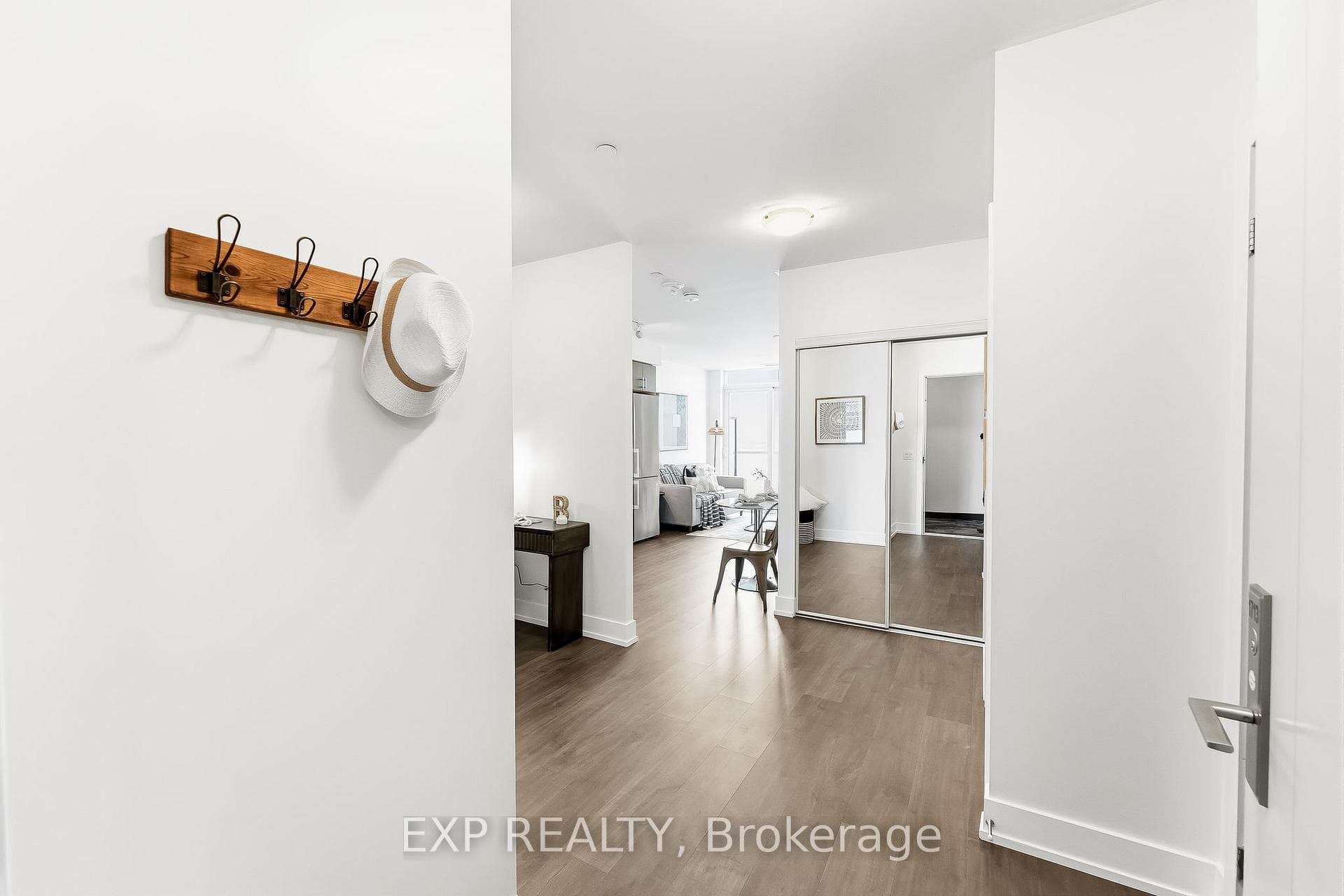 2550 Simcoe Street Unit 1713 photo 10