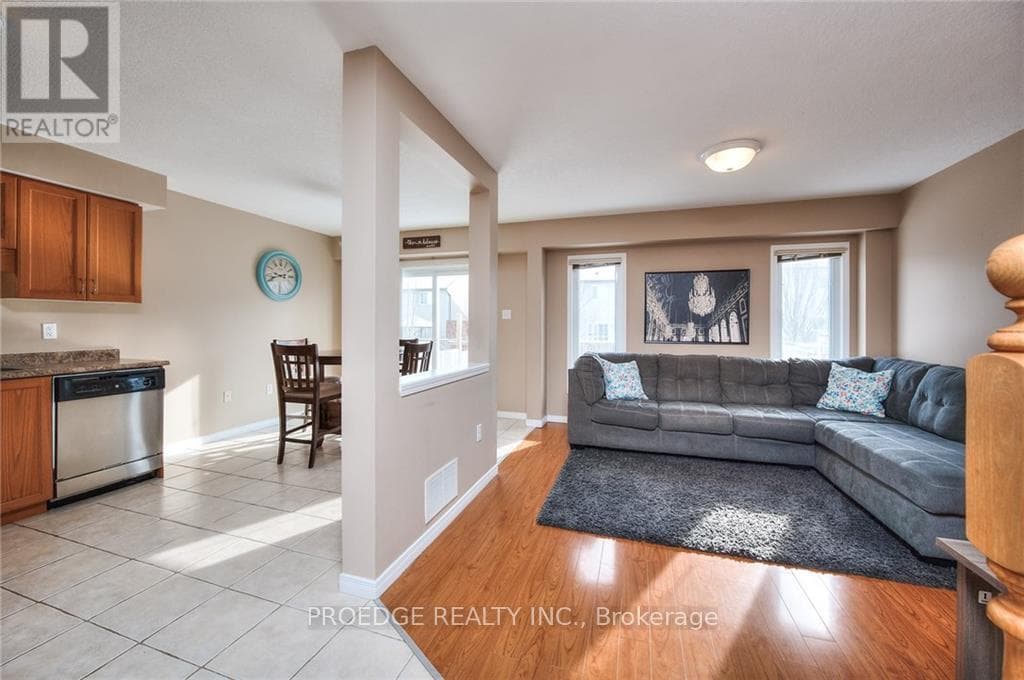 595 Goldthread Street photo 9