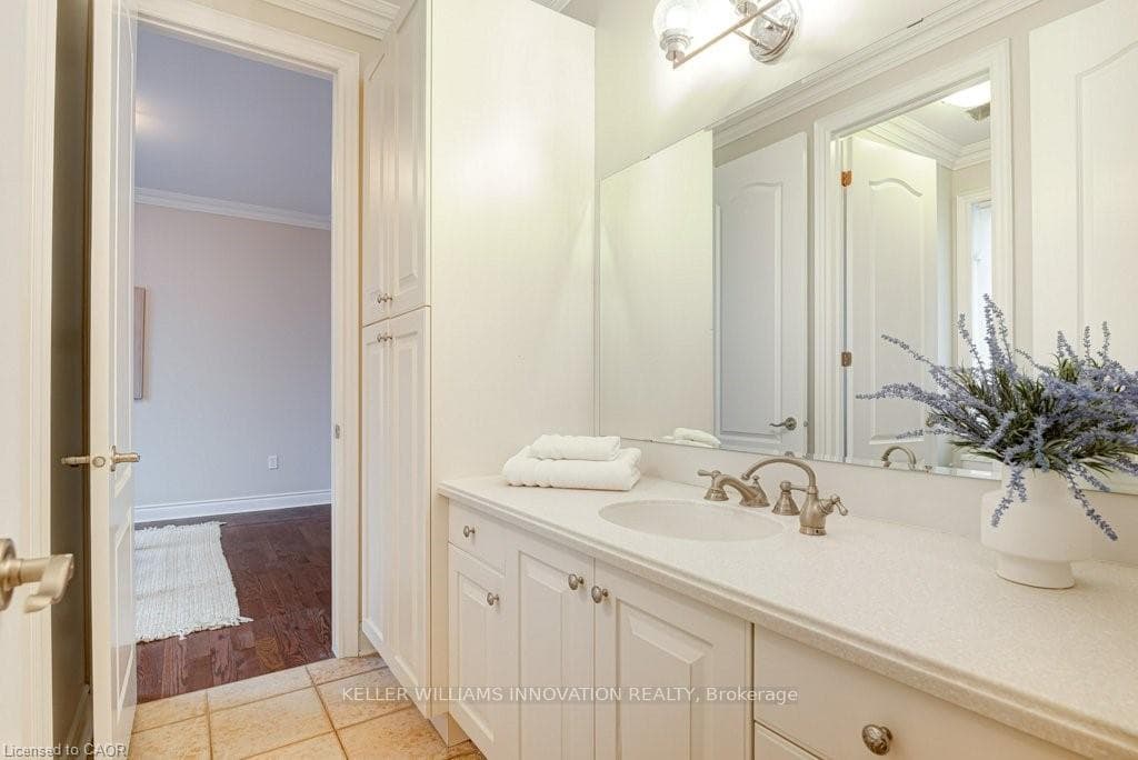 111 Glazebrook Crescent photo 33