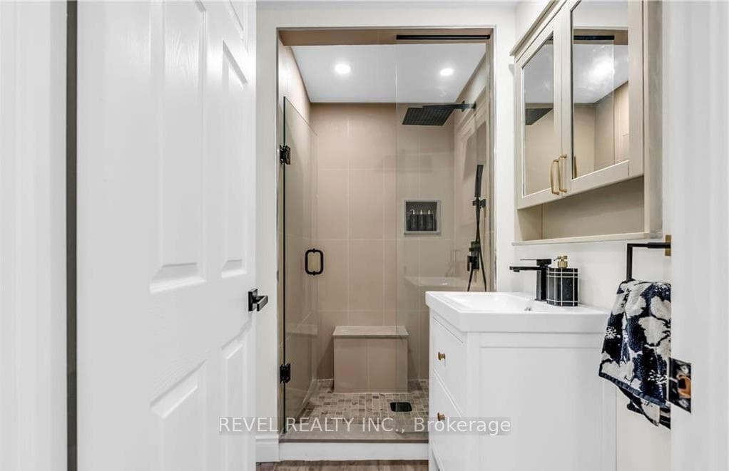 20 Casson Lane Unit LOWER photo 10