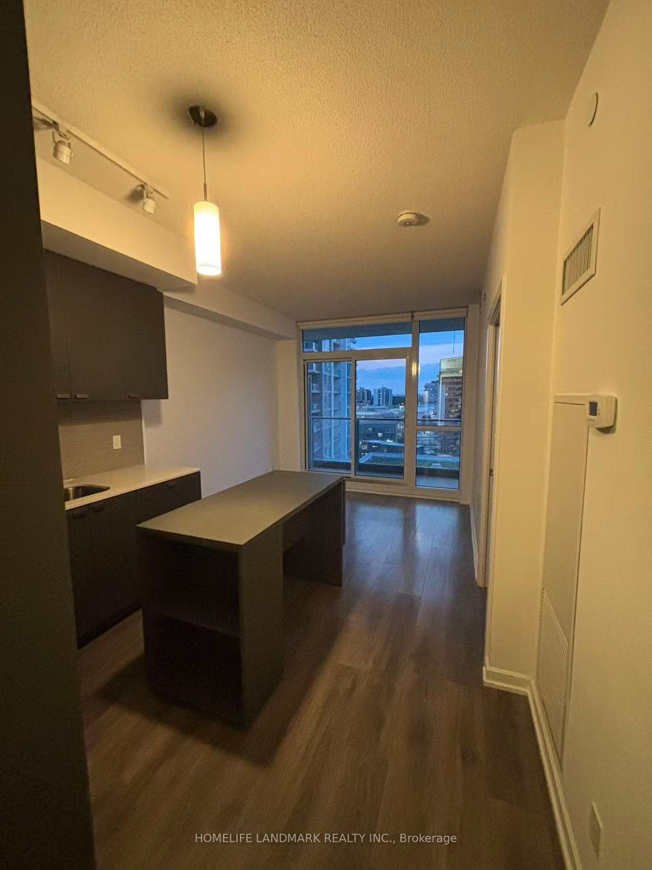 56 Forest Manor Road Unit 1009 photo 3