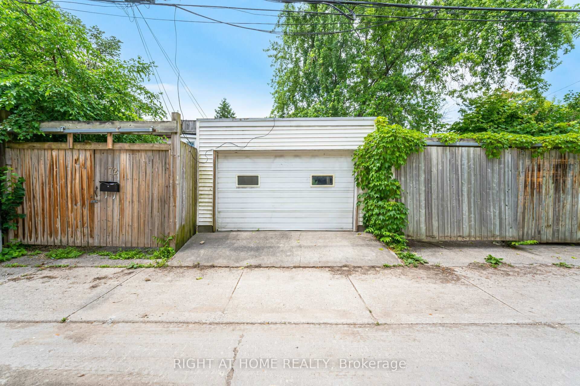 265 Berkeley Street photo 32