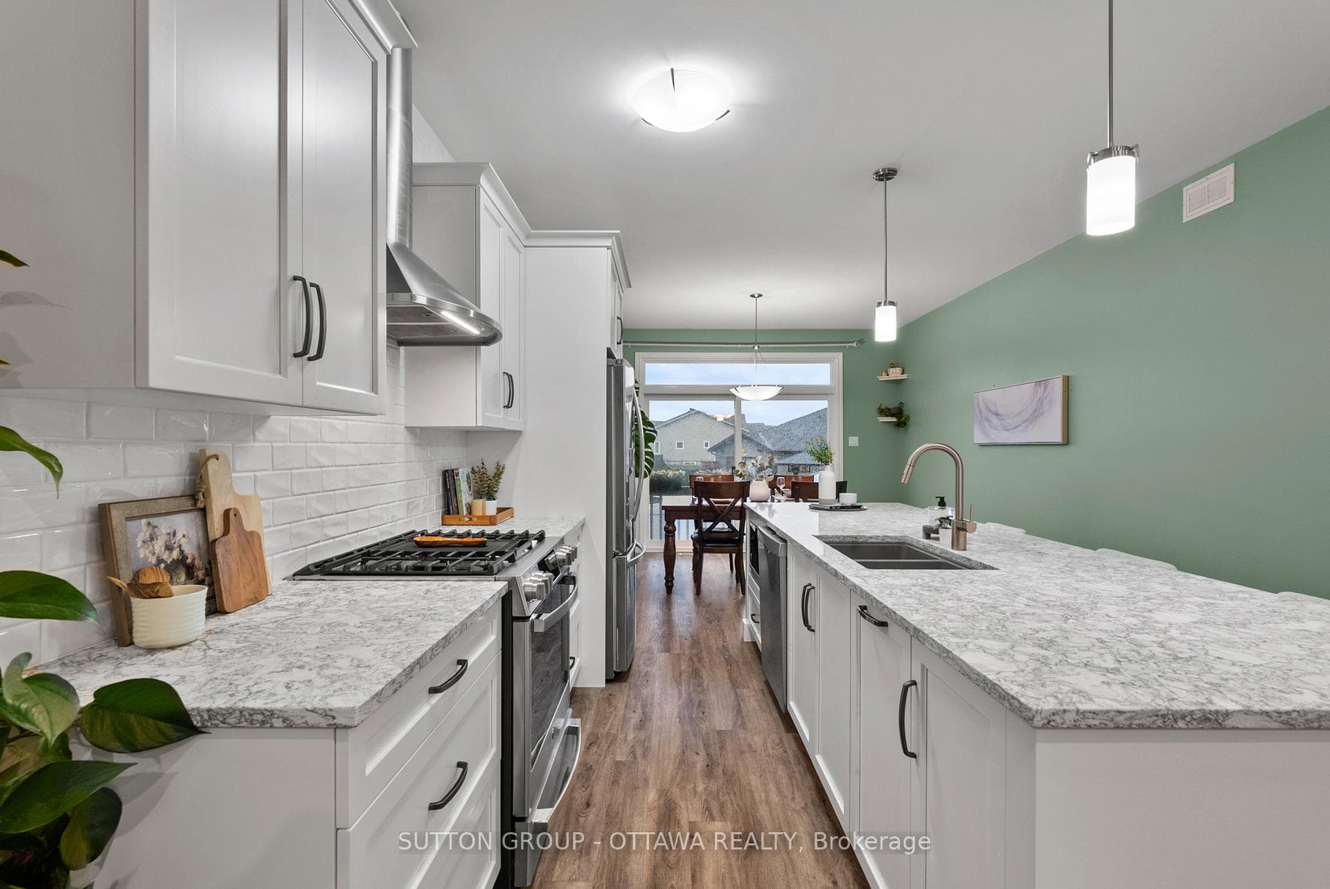 861 Reaume Street photo 13