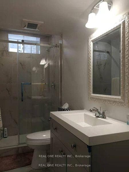36 Richmond Park Drive Unit Lower photo 7