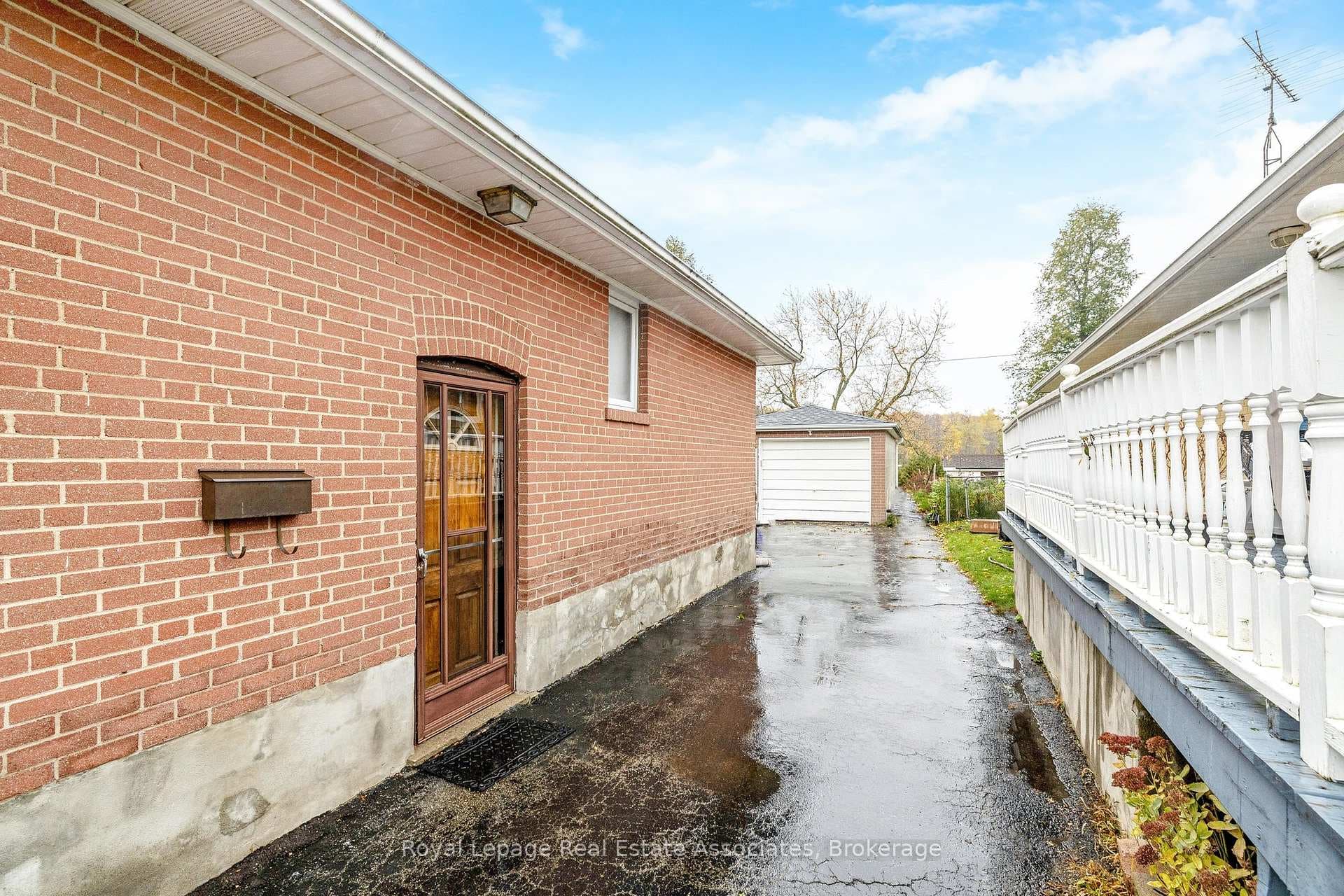 102 Longfield Road photo 4