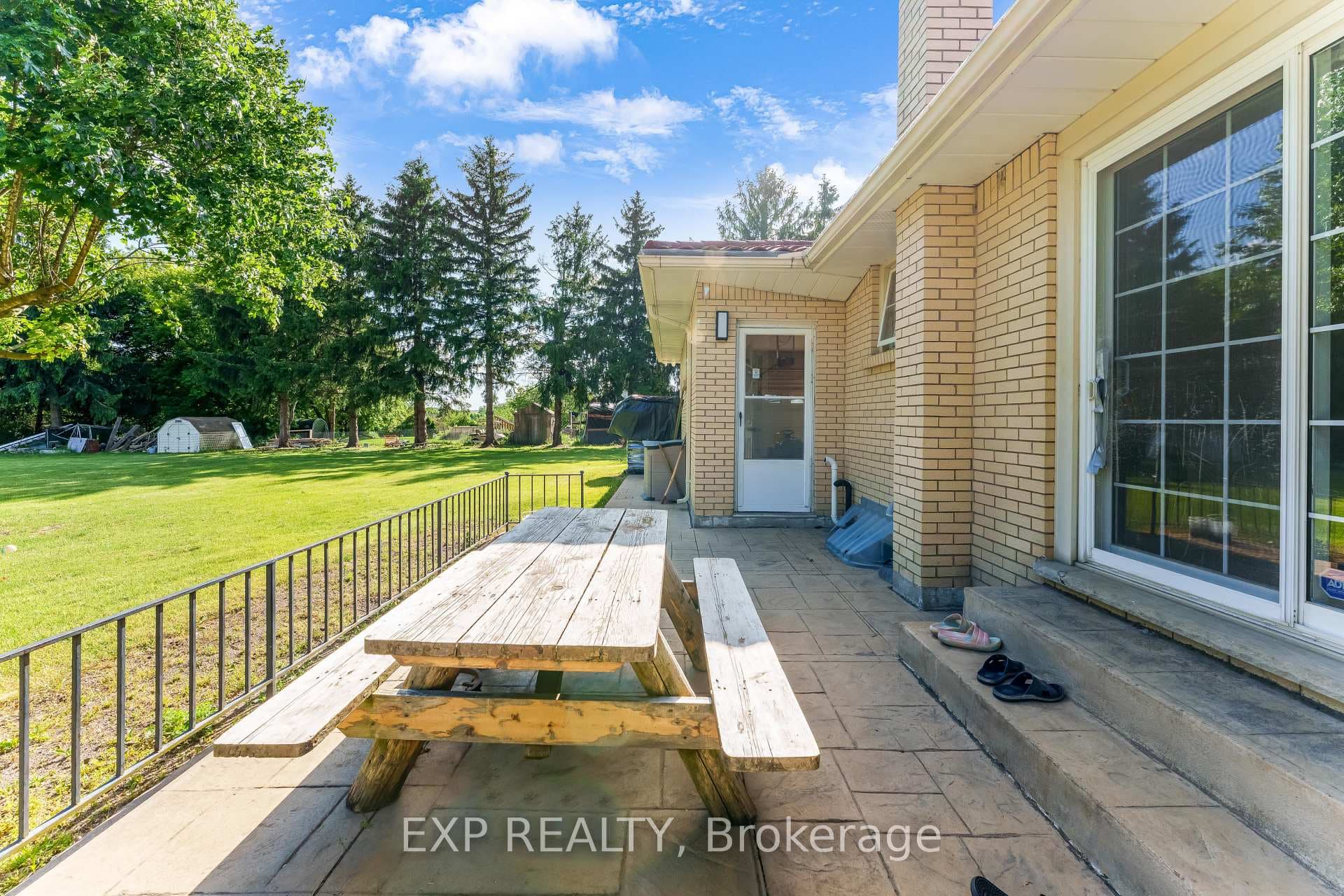 2047 Hamilton Road photo 4